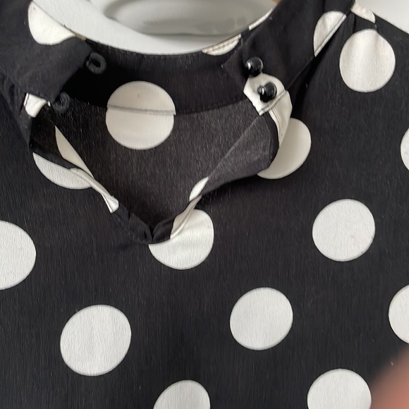 LUNA polka dot high-low flowing back blouse with 3/4 length sleeves - Picture 6 of 6